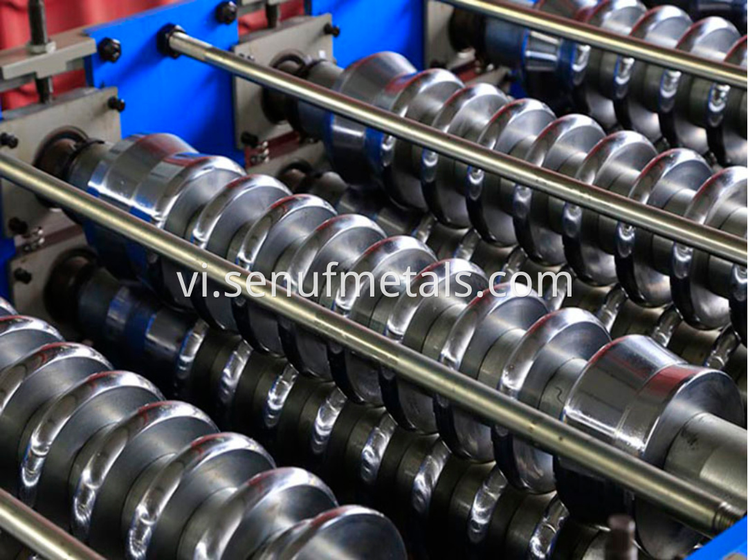 Corrugated forming machine rollers